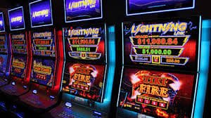 Bàn chơi Live Casino trực tiếp với dealer chuyên nghiệp tại tf88
